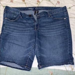 🐝Mossimo Jean shorts
